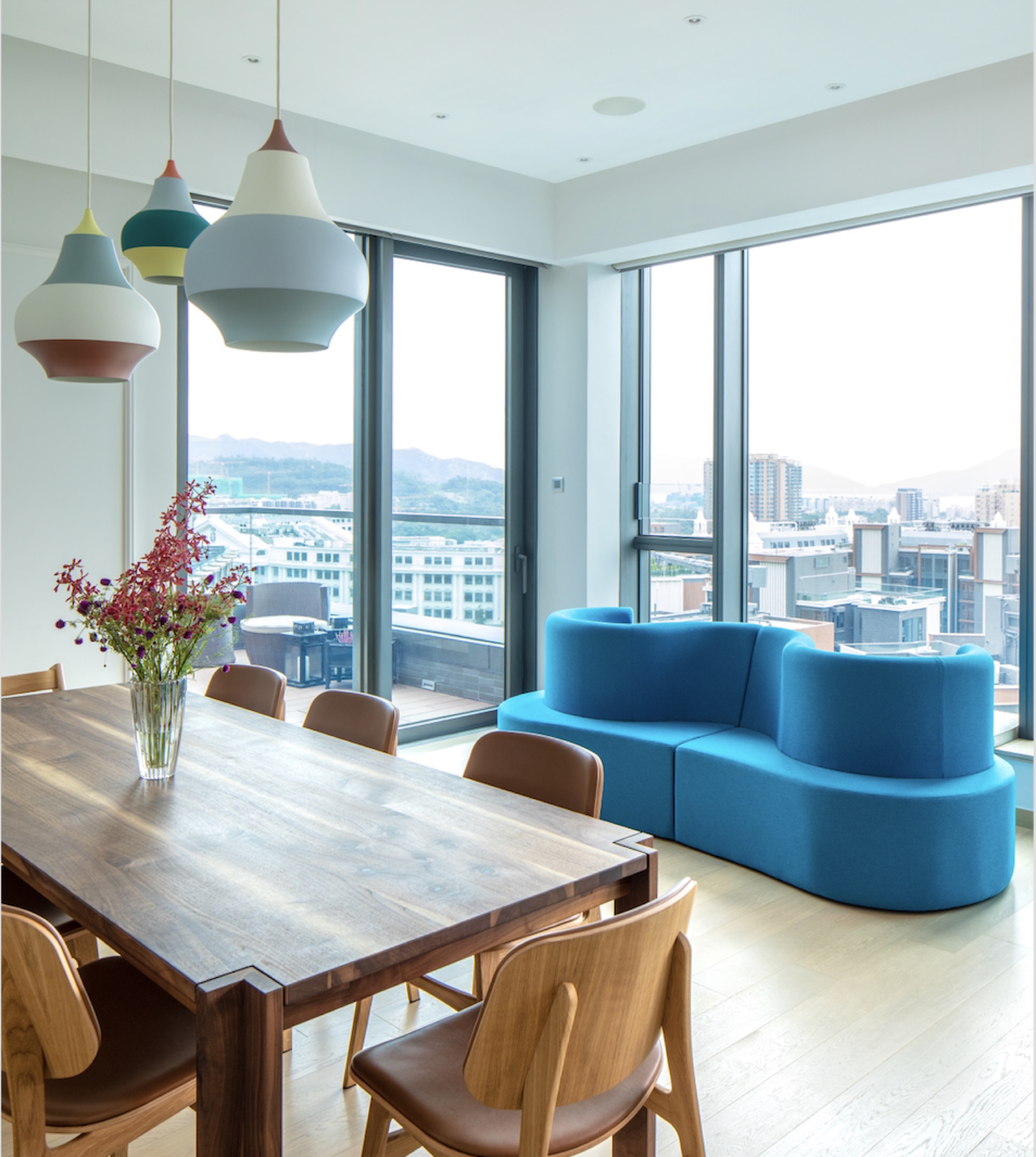 Interior photograph 1 from the Add Colour to My Sunset residence