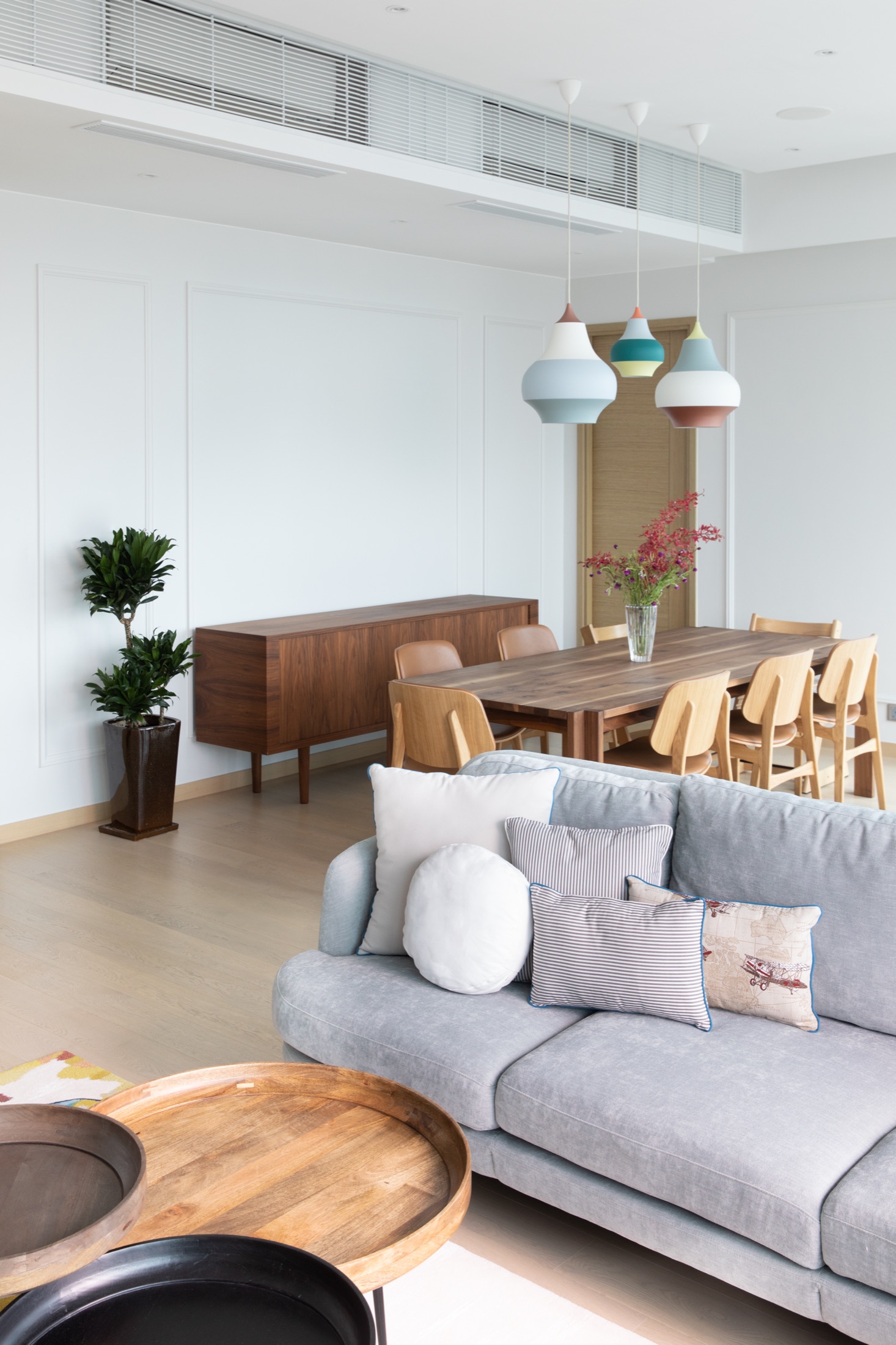 Interior photograph 4 from the Add Colour to My Sunset residence