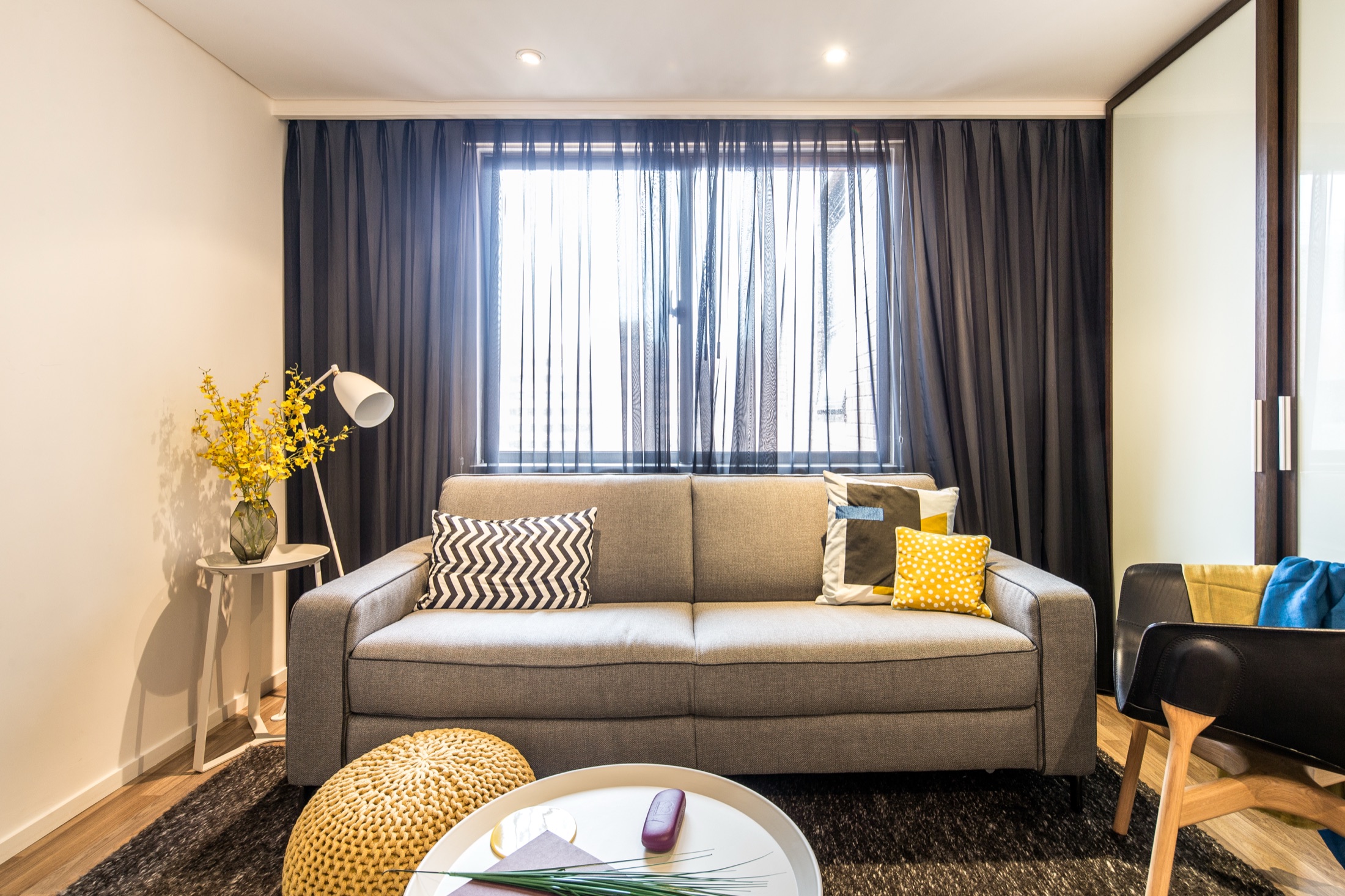 Interior photograph 8 from the Effortless Chic residence
