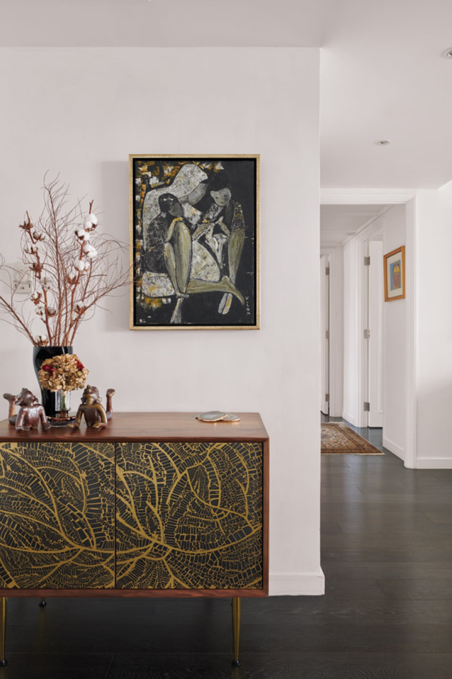 Interior photograph 6 from the The Story of Us residence
